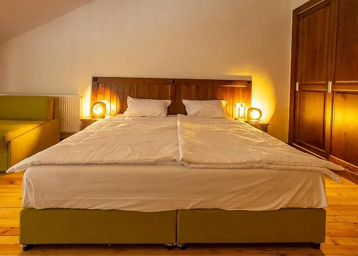 Otel добро поле Yukarı Cuma