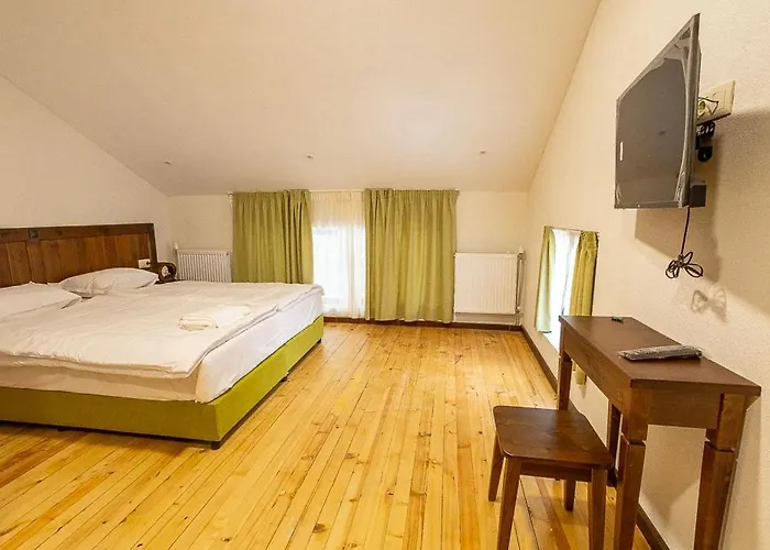 добро поле Yukarı Cuma