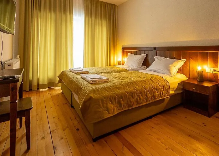 Otel добро поле Yukarı Cuma